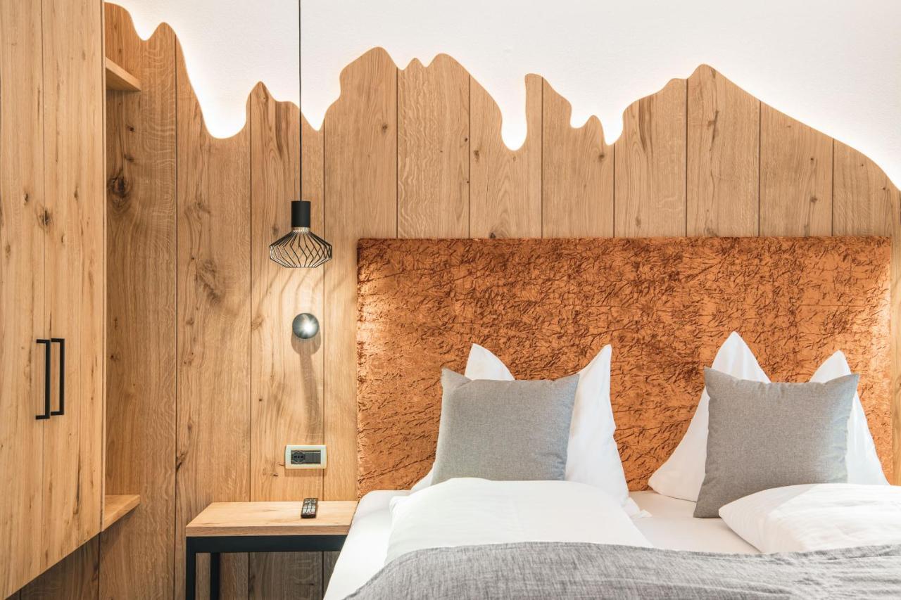 Garni Hotel Miara - Your Dolomites Home Сельва-ди-Валь-Гардена Экстерьер фото